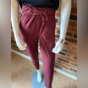 Lululemon High Rise Stretch Pants 7/8 in Mulled Wine